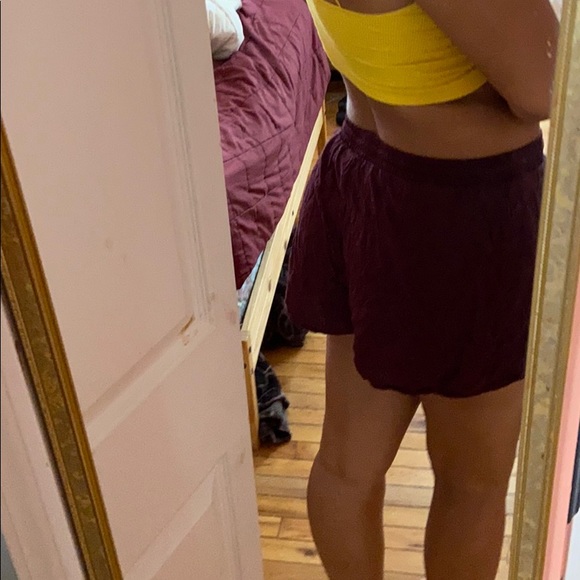 Maroon shorts size medium - Picture 5 of 5
